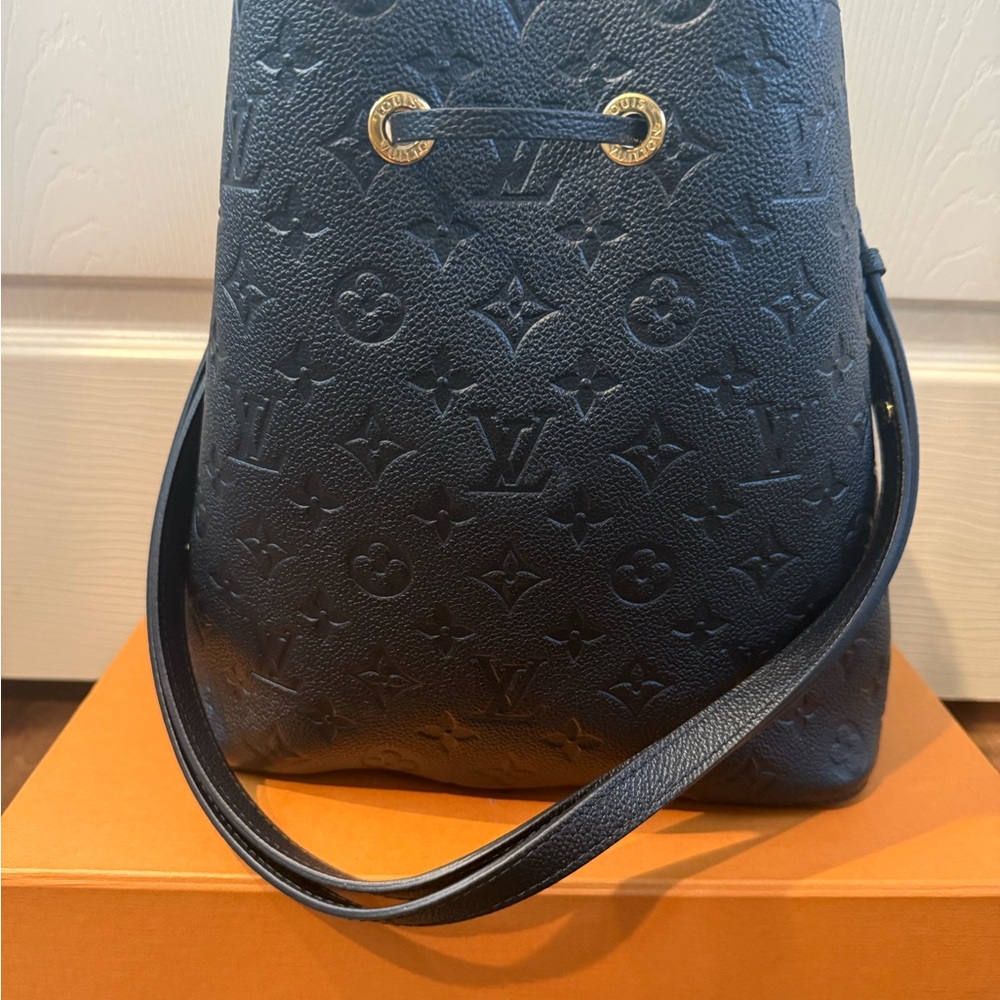 Louis Vuitton NeoNoe Black Monogram Empreinte Leather Bag - Picture 4 of 9